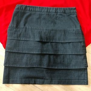 5/$25 Larry Levine Stretch tiered, pencil skirt, size 14